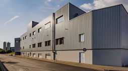 Das Westfleisch Fleischcenter in Hamm in der Frontalansicht.